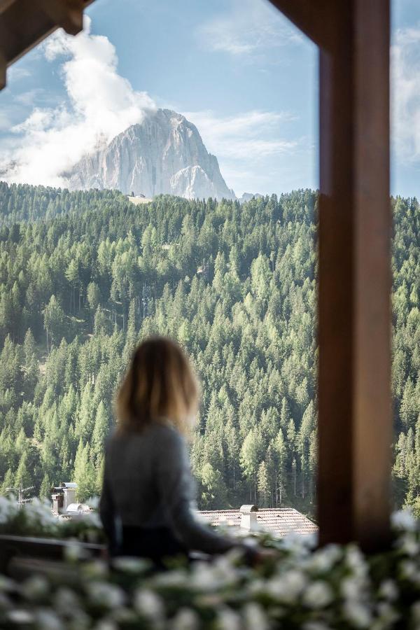Hotel Acadia - Adults Mountain Home Сельва-ді-Валь-Гардена Екстер'єр фото