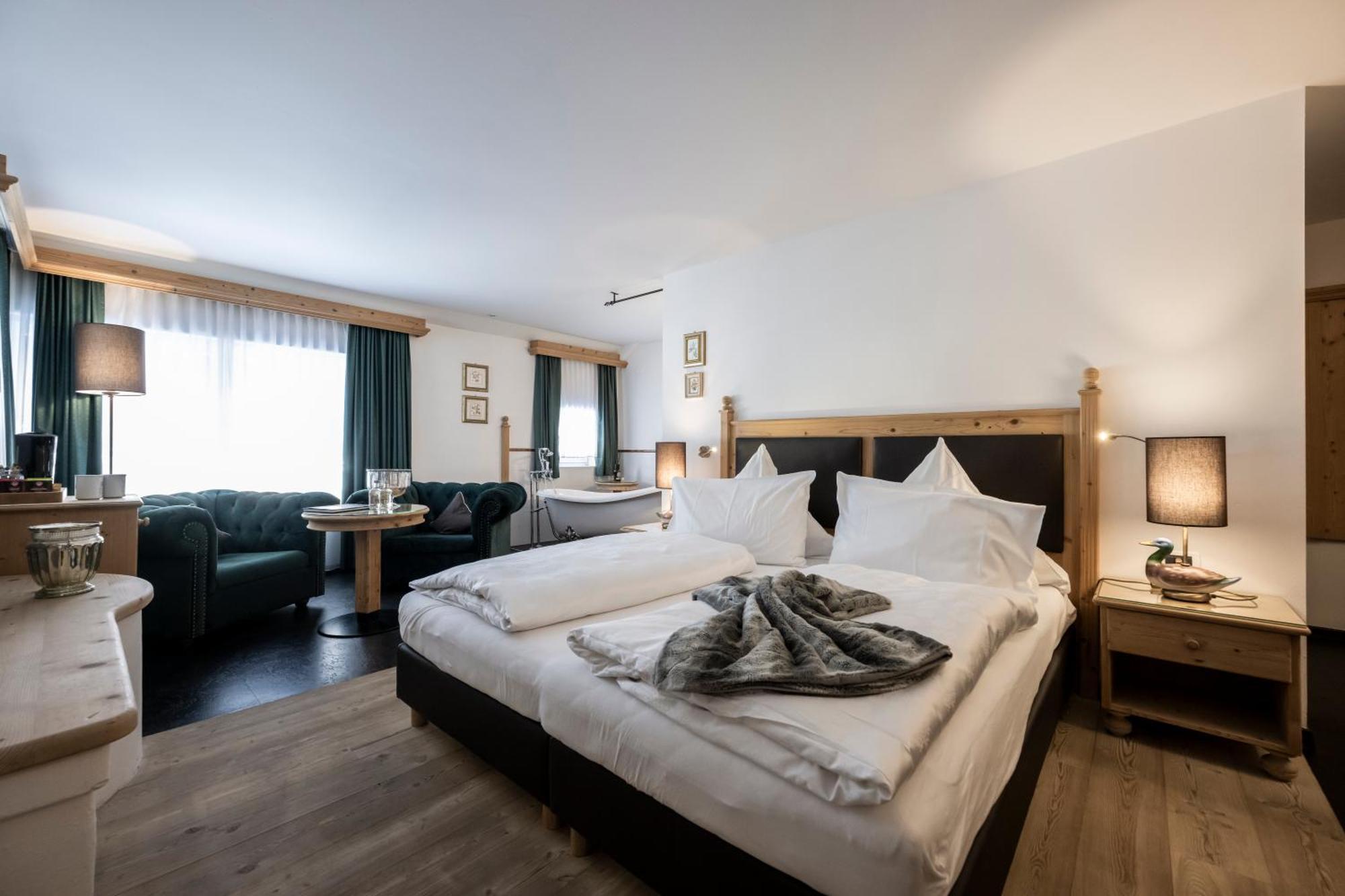 Hotel Acadia - Adults Mountain Home Сельва-ді-Валь-Гардена Екстер'єр фото