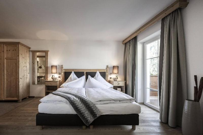 Hotel Acadia - Adults Mountain Home Сельва-ді-Валь-Гардена Екстер'єр фото
